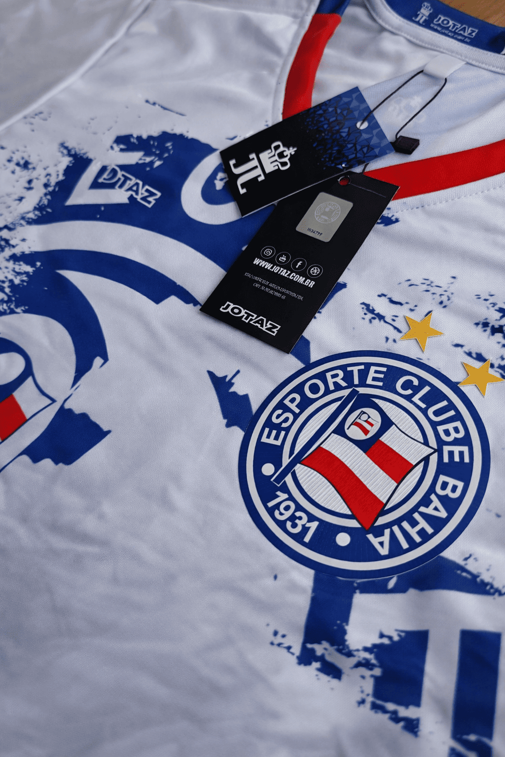 Camisa Bahia Bicampeão Brasileiro - Maior do Nordeste - Escudo Emborrachado - Imagem 2