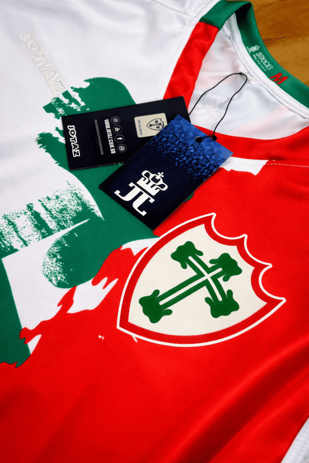 Camiseta Portuguesa SP Tricampeã Paulista 35|36|73 - Escudo emborrachado - Imagem 4